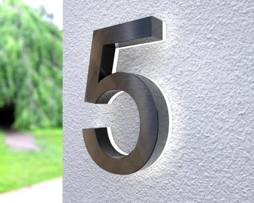 Artikelbild des Artikels “Beleuchtete LED-Edelstahl-Hausnummer 5 in 3D Optik 