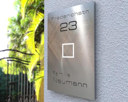 Artikelbild des Artikels “Aufputz Edelstahl-MP3-Funkklingel mit Gravur „Square inclusive“ “